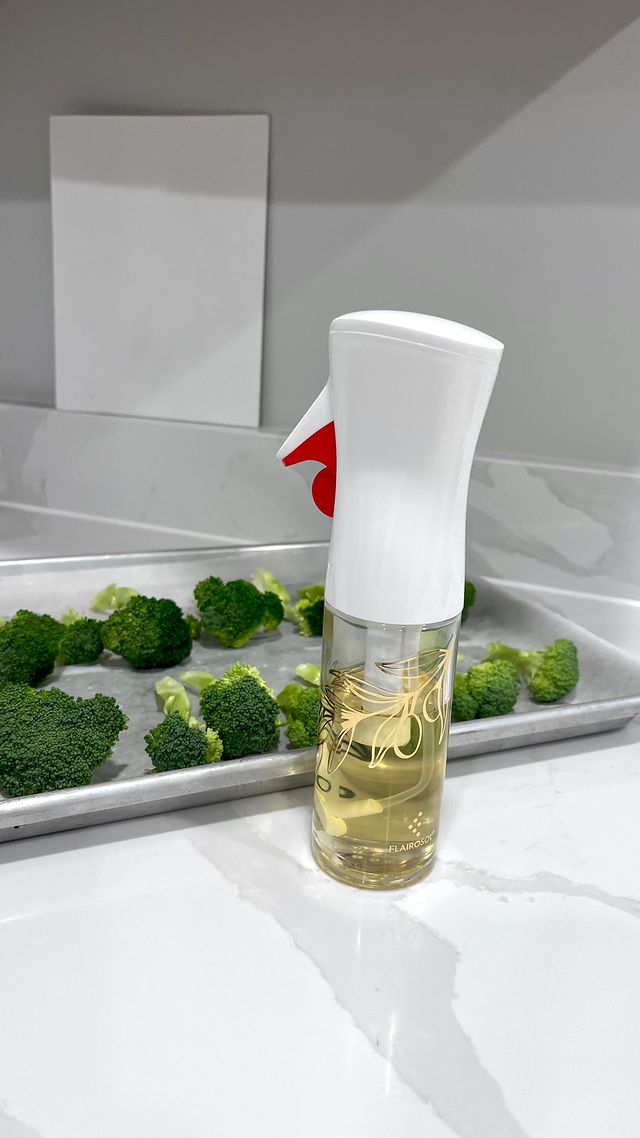 Instagram post by @daynagirlworld1 for People Magazine. Caption reads: AD
FLAIROSOL OLIVIA oil sprayer is an excellent....