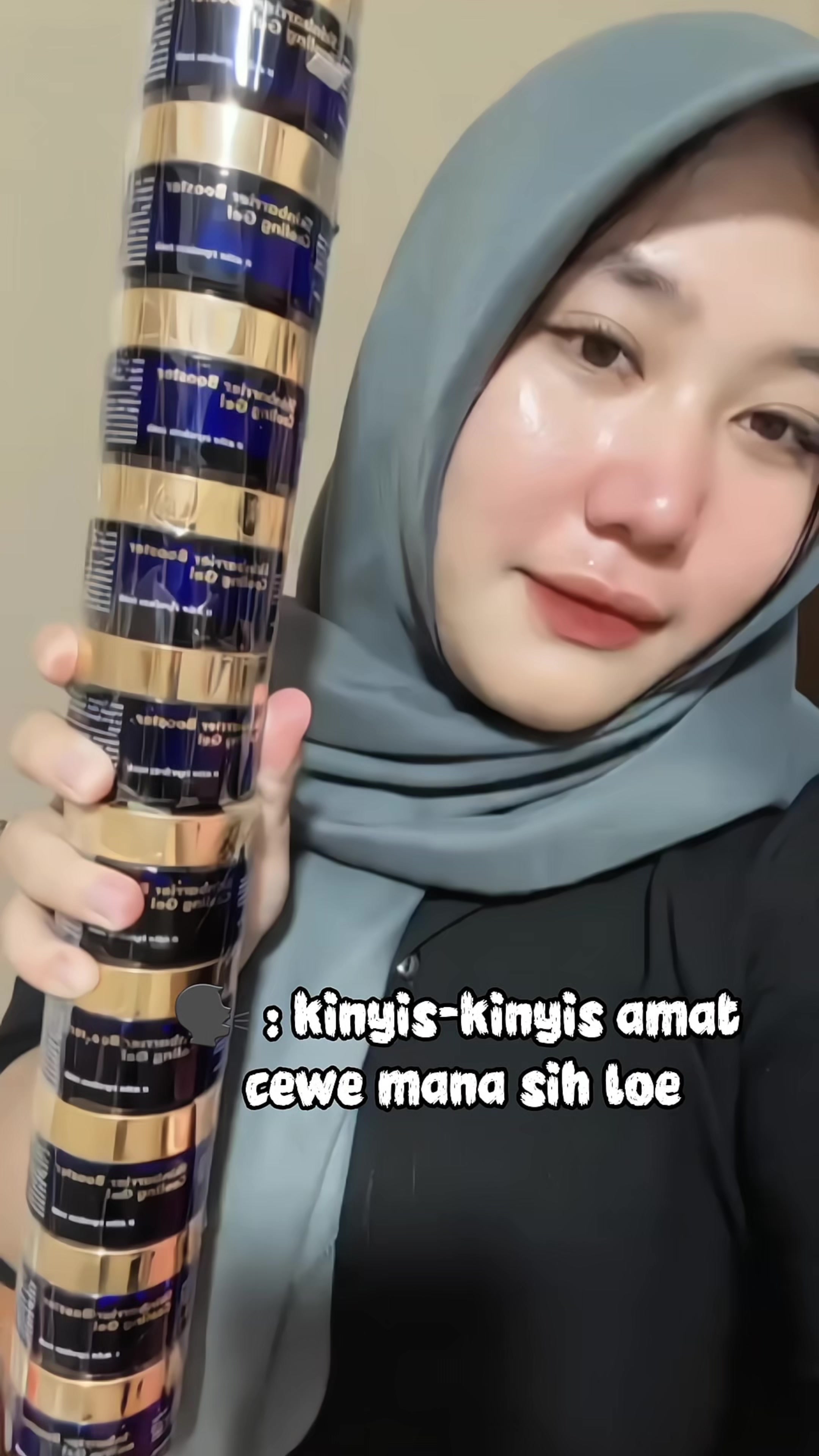 TikTok post by @sayyanita_ for NYYO Cosmetics. Caption reads: cewe nyyo gitu loh 😋😋#4u #fyp @NYYO Cosmetics....