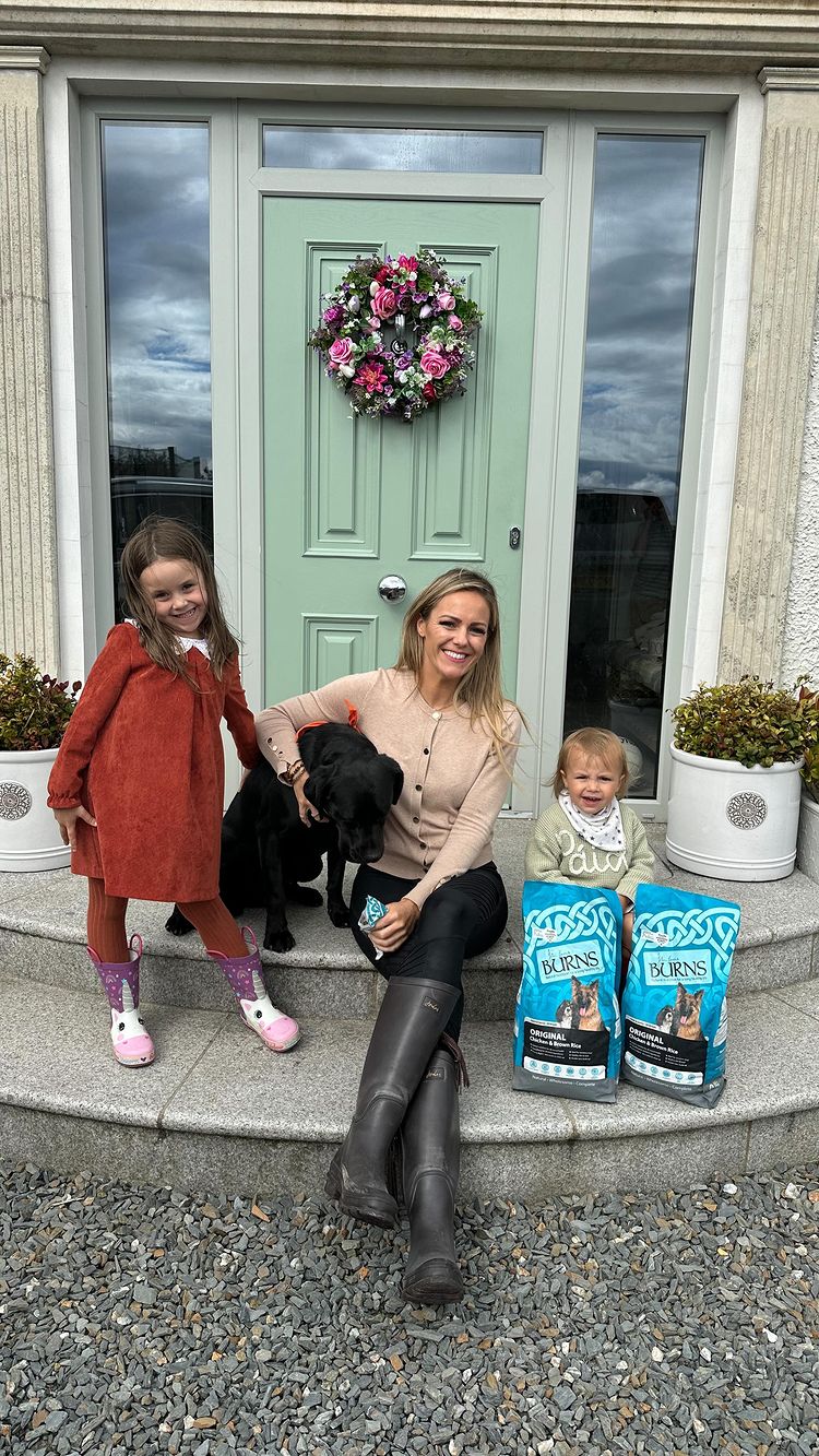 Instagram post by @thebighillhouse for Burns Pet Food. Caption reads: 🐶 BURNS DOG 🐶 

This summer make the most of it....