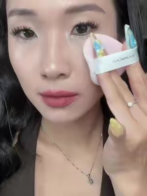 TikTok post by @glowithsarahlee for Carslan. Caption reads: Soft-focus skin in seconds ✨ CARSLAN Pink Limited....