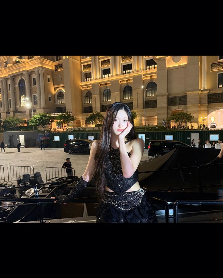 Instagram post by @eeseooes for MatinKim. Caption reads: .