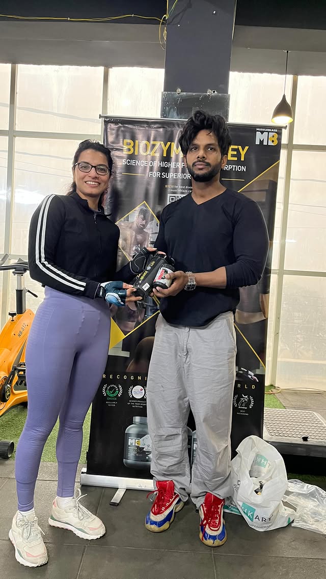 Instagram post by @theshilpatrivedi for HealthKart. Caption reads: [...] First Prize in Plank 🥇 Organised by....
