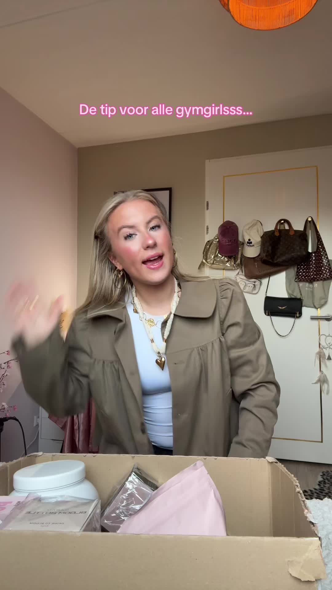 TikTok post by @jackie.vandenberg for Cabau Lifestyle. Caption reads: @Cabau Lifestyle 💗Mega handig #cabaulifestyle....