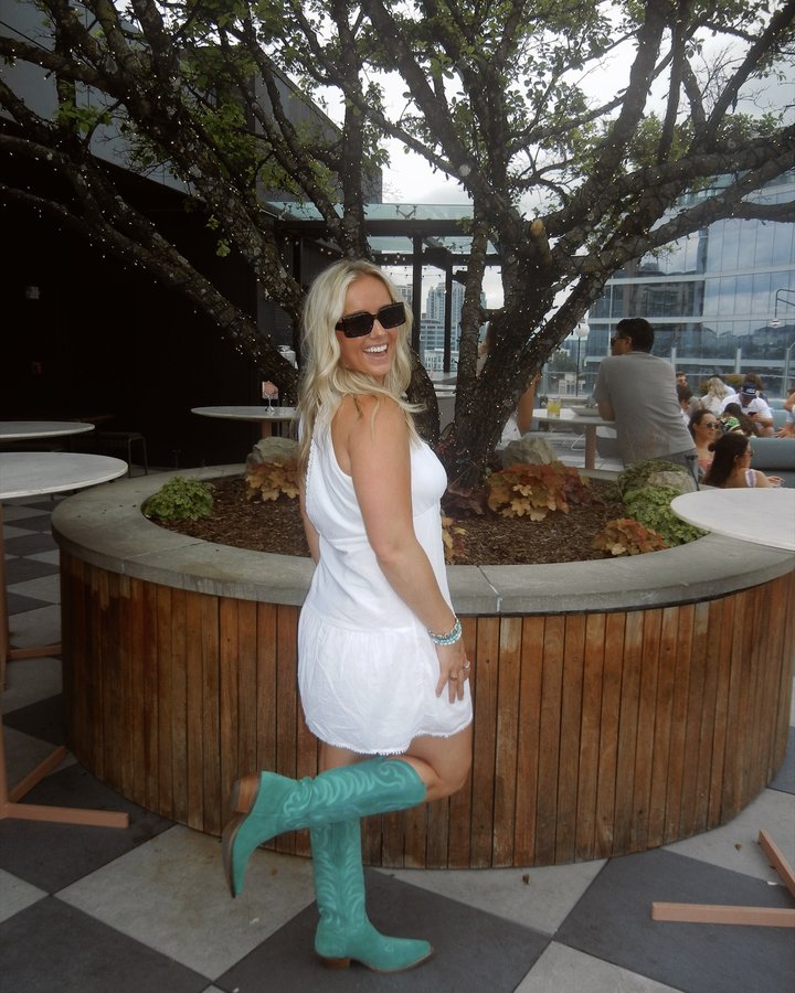 Instagram post by @amberlingen for Dingo 1969. Caption reads: boots & sundress season 🩵☀️
@dingo_1969 X....