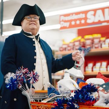 Instagram post by @ericstonestreet for biglots. Caption reads: Just sayin'... Save BIG this Presidents Day....