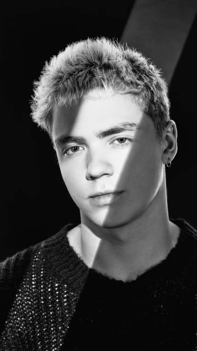 Instagram post by @johngressmedia for Elinchrom. Caption reads: [...] visit the link in my bio. Lit with an....