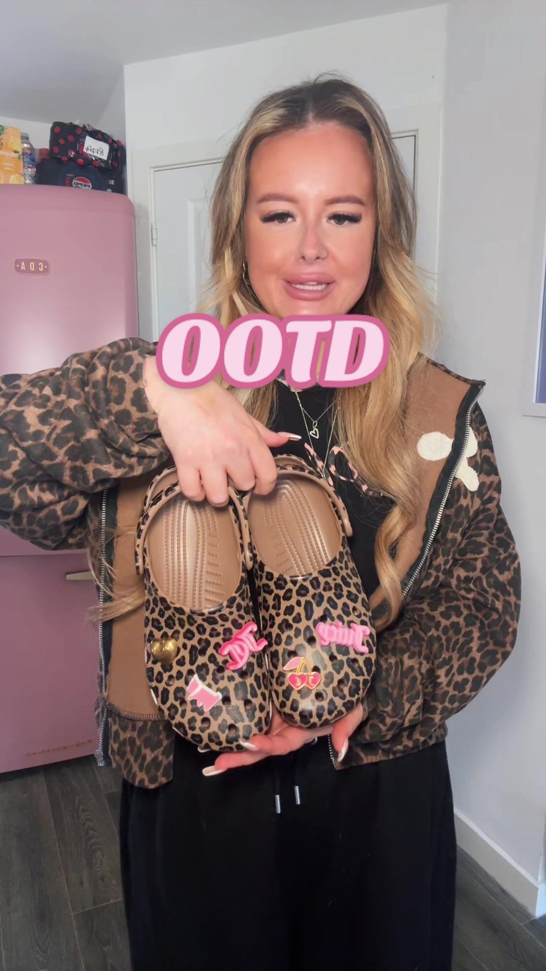 TikTok post by @charlyannec for Juicy Couture. Caption reads: [...] the day leppy edition 🐆💘🎀 #ootd  @Juicy....