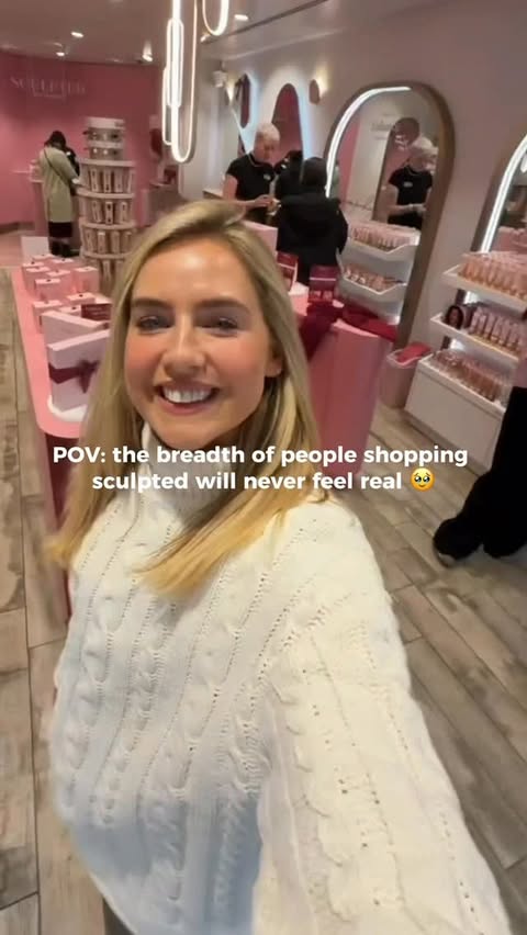 Instagram post by @aimeeconnolly_com for Sculpted By Aimee. Caption reads: Serving us some Sunday wholesomeness....