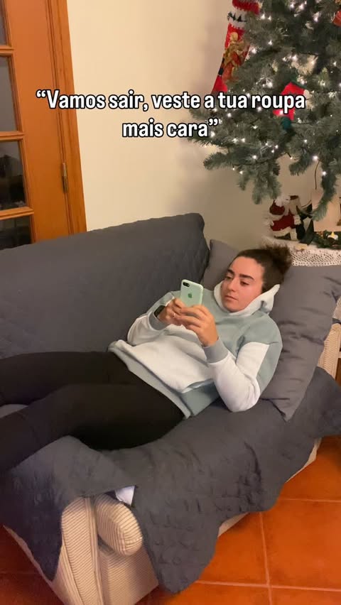 Instagram post by @anaarsenio5 for Zumub. Caption reads: [...] #funnymemes #cyclingisfun #cyclingmemes....