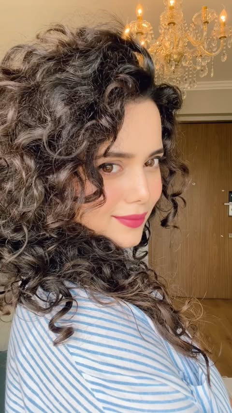 Instagram post by @shrutikanwar for Blue Heaven Cosmetics. Caption reads: @blueheavencosmetics makeup I reached for all....