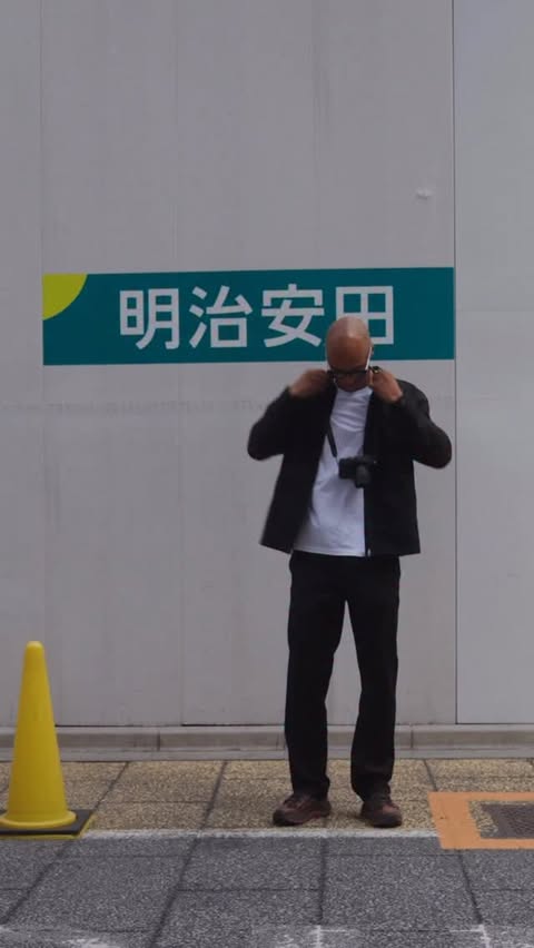 Instagram post by @samuelkanu for Shaping New Tomorrow. Caption reads: [...] on the go.
Collaboration with....