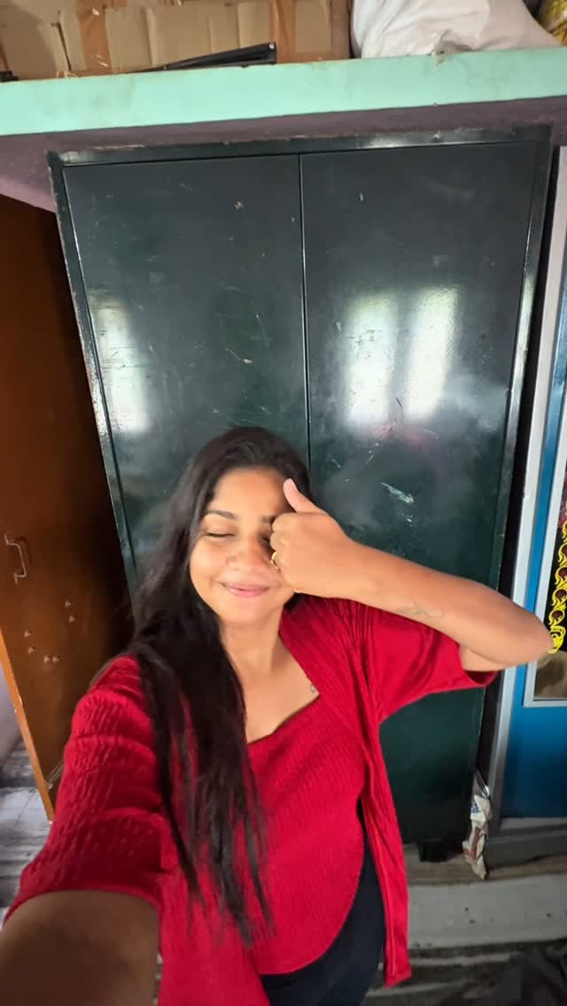 Instagram post by @_sadhana_off_ for Poster Store. Caption reads: Yeah loved it thanks too @poster.store.in 

To....