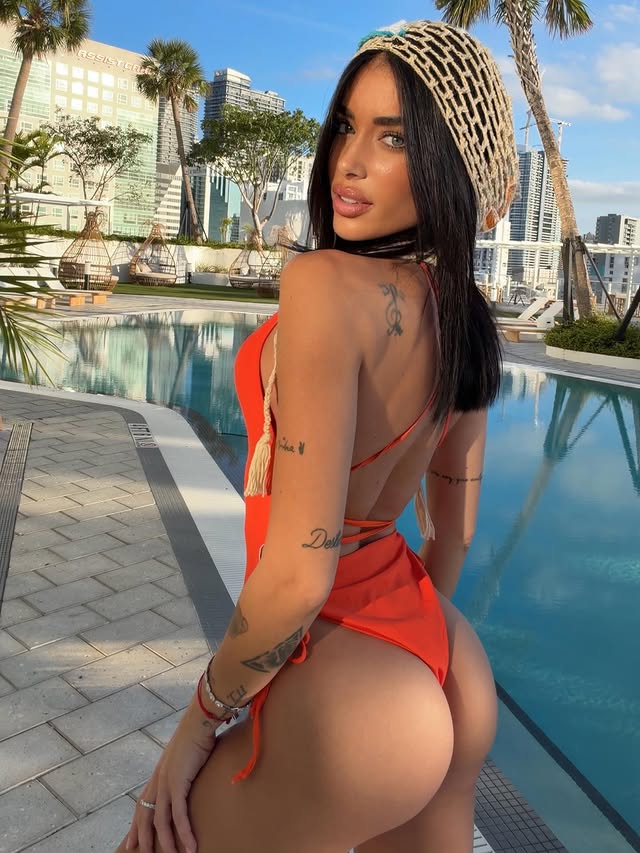 Instagram post by @dirianyisabel for ZAFUL. Caption reads: December in Miami feels different ✨🌴 #sponsored....