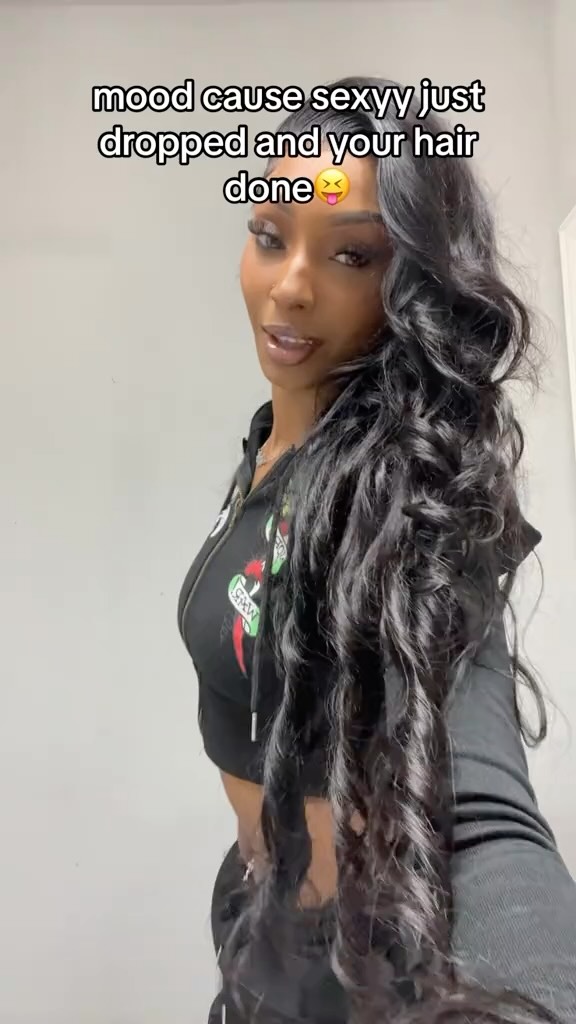 Instagram post by @kkashh2 for Jurllyshe. Caption reads: [...] BUSSDOWN… ITS SEXYYY 😝🥰 #kkashh2....