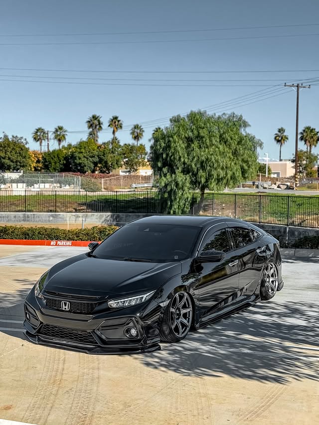 Instagram post by @fc2ethan for Lasfit. Caption reads: [...] busy . . Sponsors: @icy.tails @grsprayz....