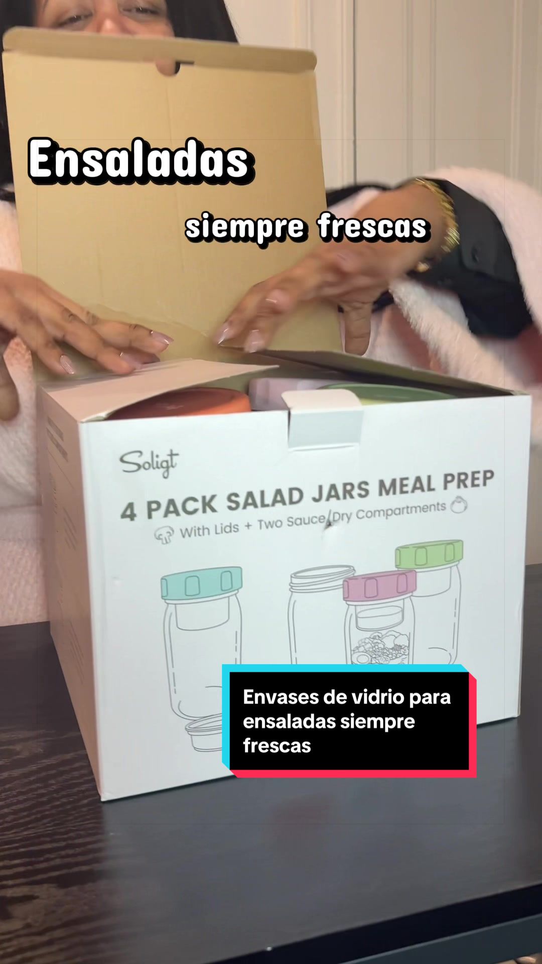 TikTok post by @yhopk84 for Soligt. Caption reads: [...] #glasscontainers #ensaladas @Soligt official.