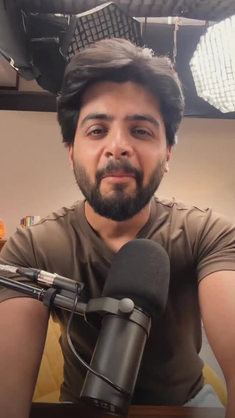 Instagram post by an influencer for Apple. Caption reads: [...] on my iPhone 17 Pro Max 🤩 @apple #collab....