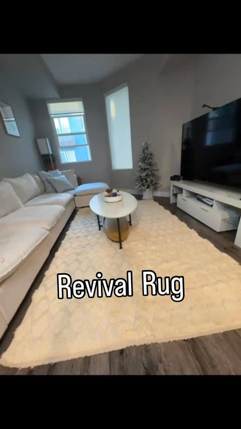Instagram post by @zeyno.ern for Revival. Caption reads: A cozy corner upgrade 🤍
My new @revival rug just....