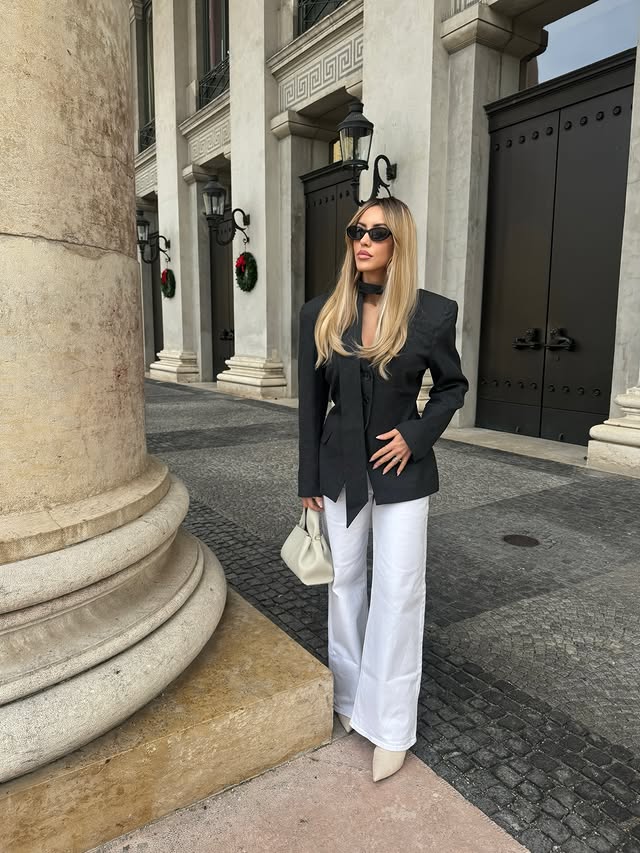 Instagram post by @denisa_andreea88 for Mainpunkt. Caption reads: [...] the beautiful jewelry pieces from @mainpunkt....