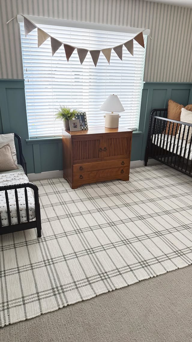 Instagram post by @keenapeery for Loomwell. Caption reads: [...] a makeover to all 3 kids rooms with....