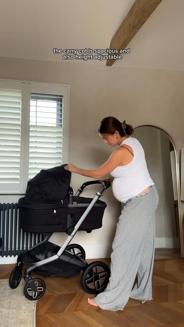 Instagram post by @sydneymaycrouch for Maxi-Cosi. Caption reads: The most exciting part of pregnancy!!!! Our chosen....