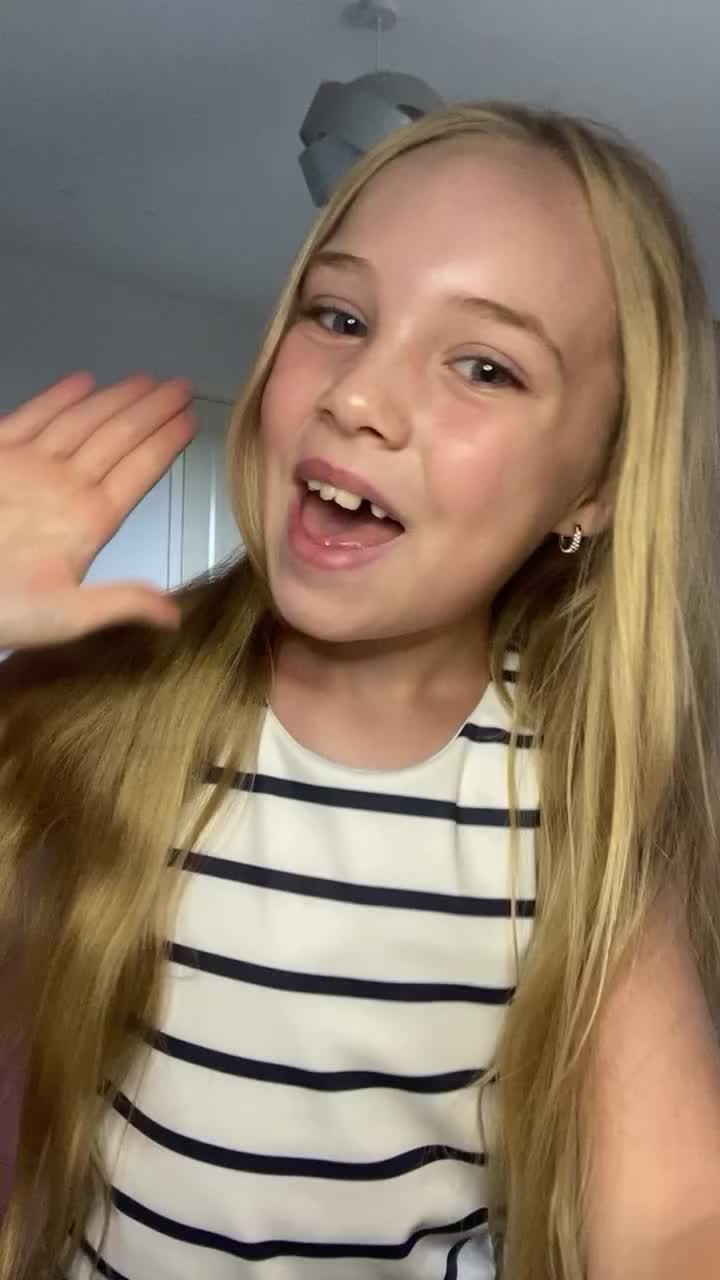 Instagram post by @bonnie.connelly9 for Dr.pawpaw. Caption reads: [...] to carry them everywhere. 🧳

#gifted....