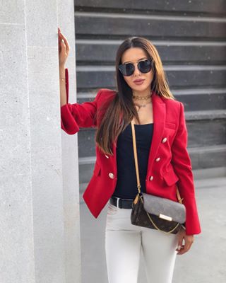 Instagram post by @tatevik for SENSTYLABLE. Caption reads: Do you shop online? 🤔
⠀
I will confess, I’ve....