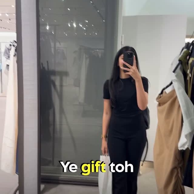 Instagram post by @ca.sakchijain for Airtel Payments Bank. Caption reads: From shopping for a friend’s birthday to hopping....