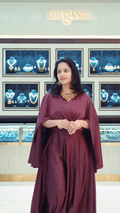 Instagram post by @sharmila_raviraj for Joyalukkas. Caption reads: [...] Diamond, Polki & Precious jewellery at....