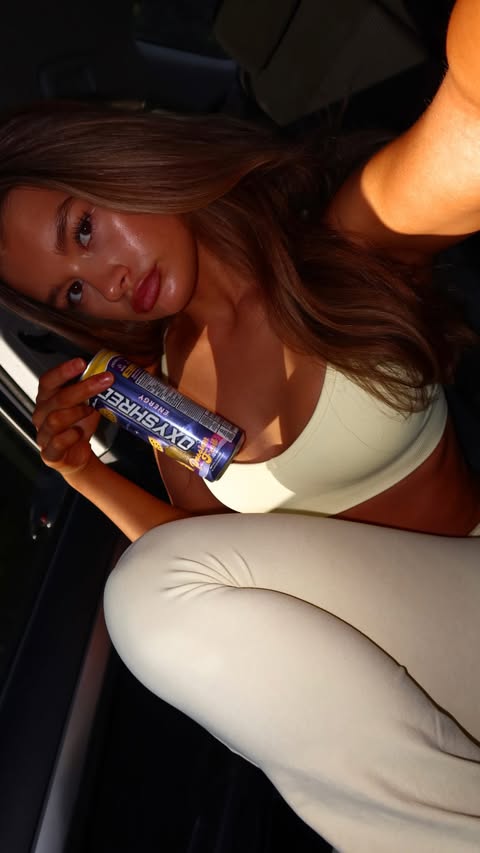 Instagram post by @siennajoske for OxyShred. Caption reads: a mandatory oxyshred before the gym #energydrink....