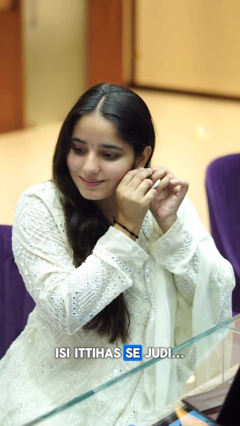 Instagram post by @aaradhyasinghhhh for PNG Jewellers. Caption reads: Welcome to @pngjewellers , where every creation is....