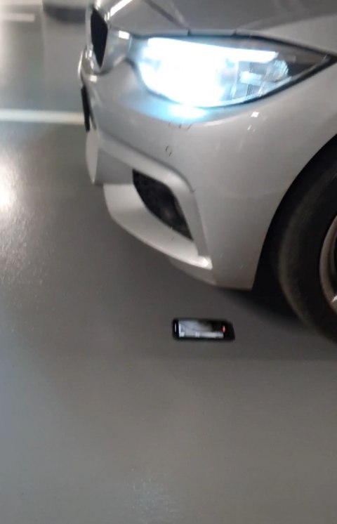 Instagram post by @wedrylp for Mobilfox. Caption reads: [...] 50% startuje dnes od 18:00 ZDE ->....