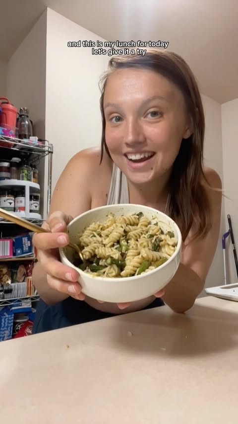 Instagram post by @mamaruppert for Banza. Caption reads: Protein packed lunch with the NEW @eatbanza wheat....
