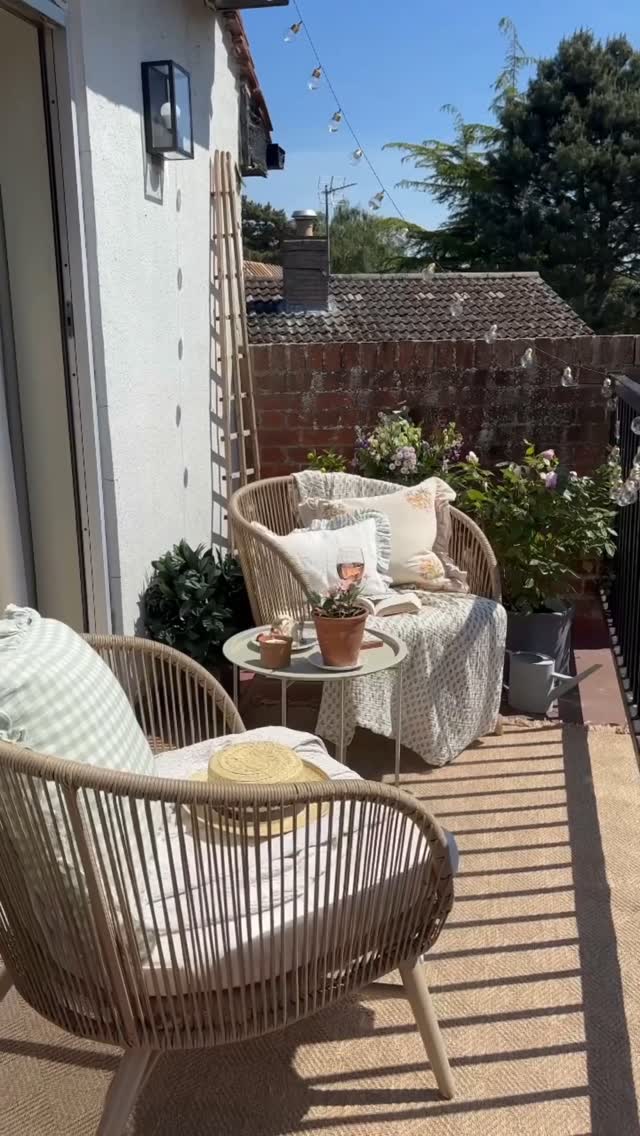 Instagram post by @bricks.and.ivory for The Rugs. Caption reads: Ad. I have practically been living out on our....