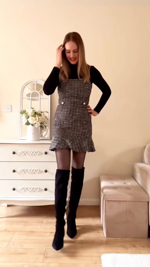 Instagram post by an influencer for Cosy Island. Caption reads: [...] my new comfy boots from @cosyisland_official....