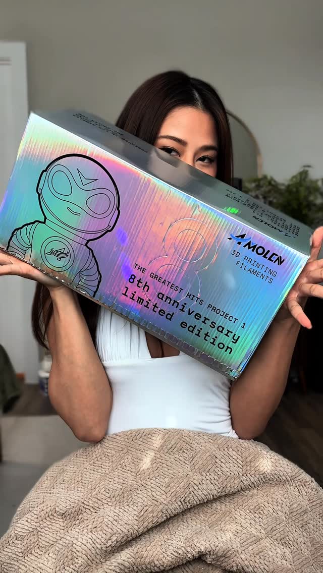 Instagram post by @nari.jpeg for Amolen. Caption reads: Happy 8th Anniversary @amolen3d ☺️ the red and....