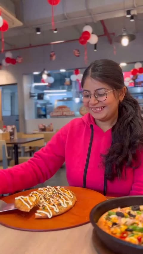 Instagram post by @shadesofmyart for Pizza Hut. Caption reads: [...] & New Year the yummiest way with Pizza Hut....