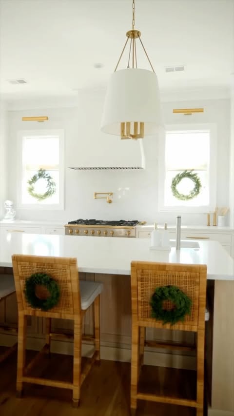 Instagram post by @nutritionbymia for Magic Mind. Caption reads: Disclosure: This was sponsored by Magic Mind after....