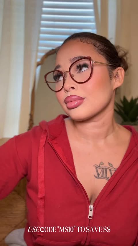 Instagram post by @monroelapaislie for Zeelool. Caption reads: [...] in style with the latest release from....