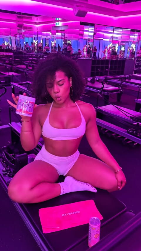 Instagram post by @jayda.ciocci for EHPlabs. Caption reads: [...] is in my bio for you to try!! #oxyshred....