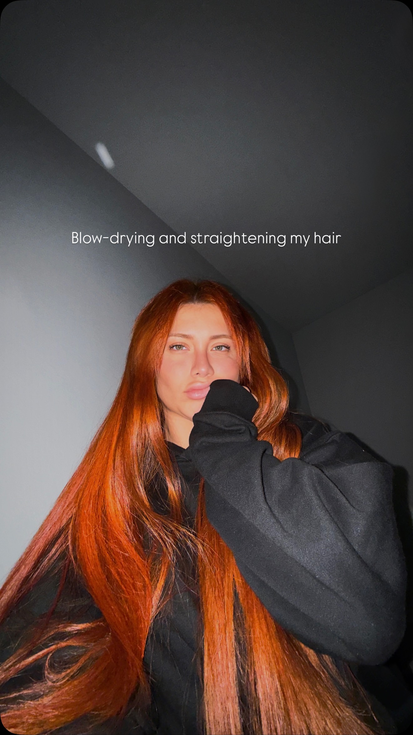 Instagram post by @lauraisabelaleon for Conair. Caption reads: Mis traumas mis risas 2.0
Velvet touch dryer &....