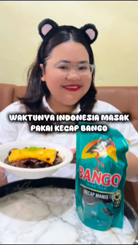 Instagram post by @martha_doodoh for Bango. Caption reads: [...] bersama keluarga, apalagi pakai kecap Bango....