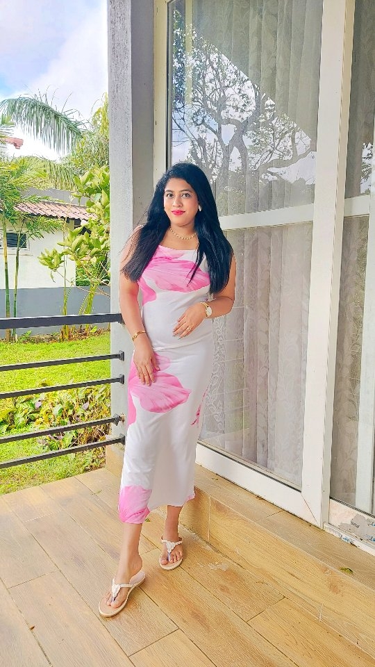 Instagram post by @_dimple_doll for Clovia. Caption reads: ♀️ Move. Stretch. Slay. Repeat. 💪
Step up your....