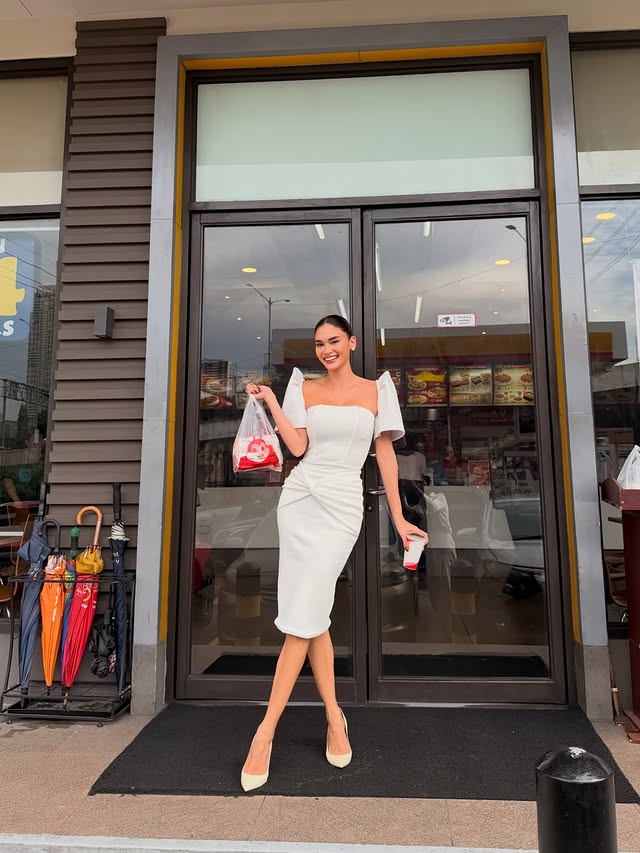 Instagram post by @piajauncey for Jollibee. Caption reads: If you see me running around the city, just know....