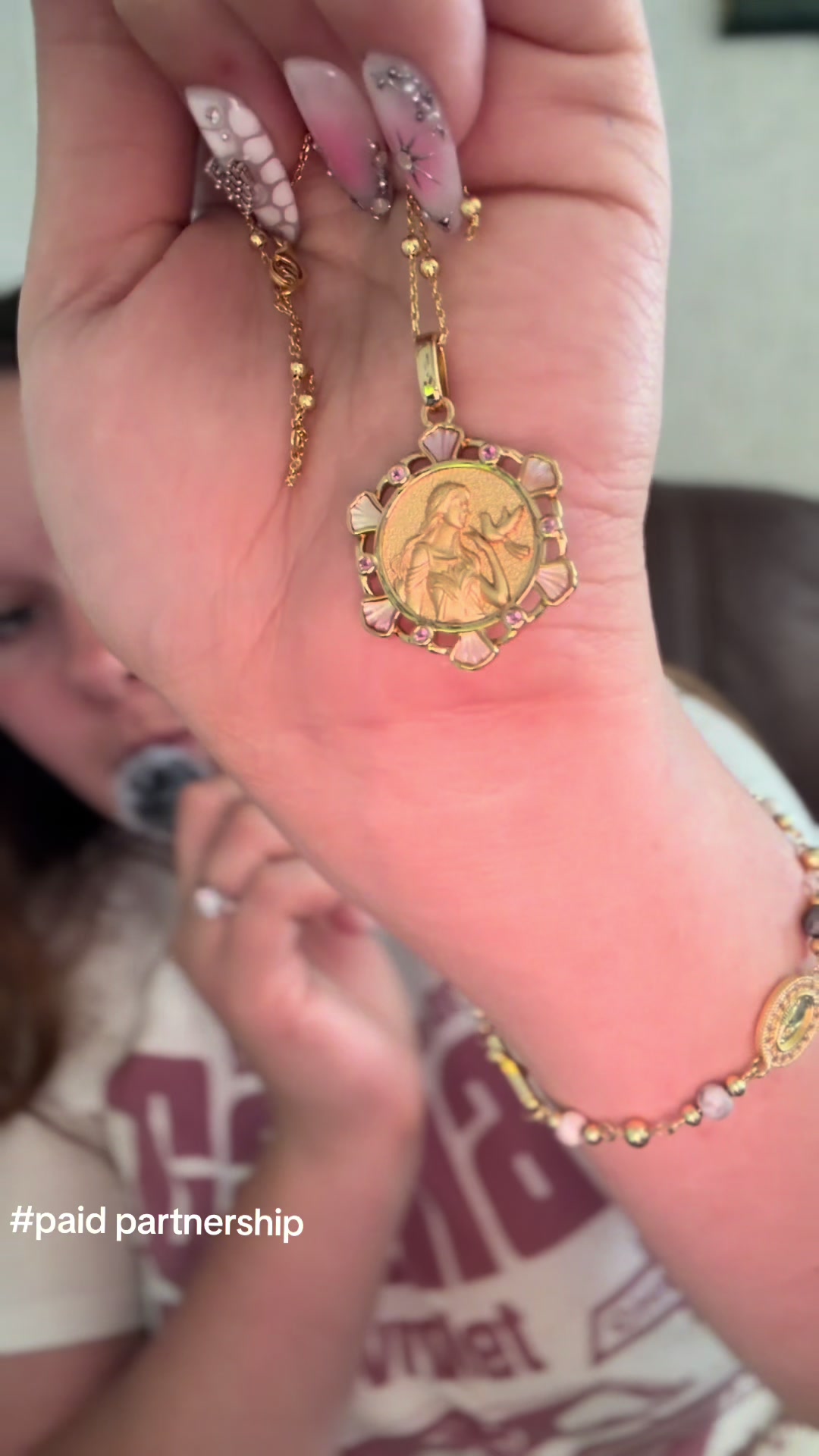 TikTok post by @nanna.belle for Vidawheel Jewelry. Caption reads: [...] is where I got it from! #vidawheel....