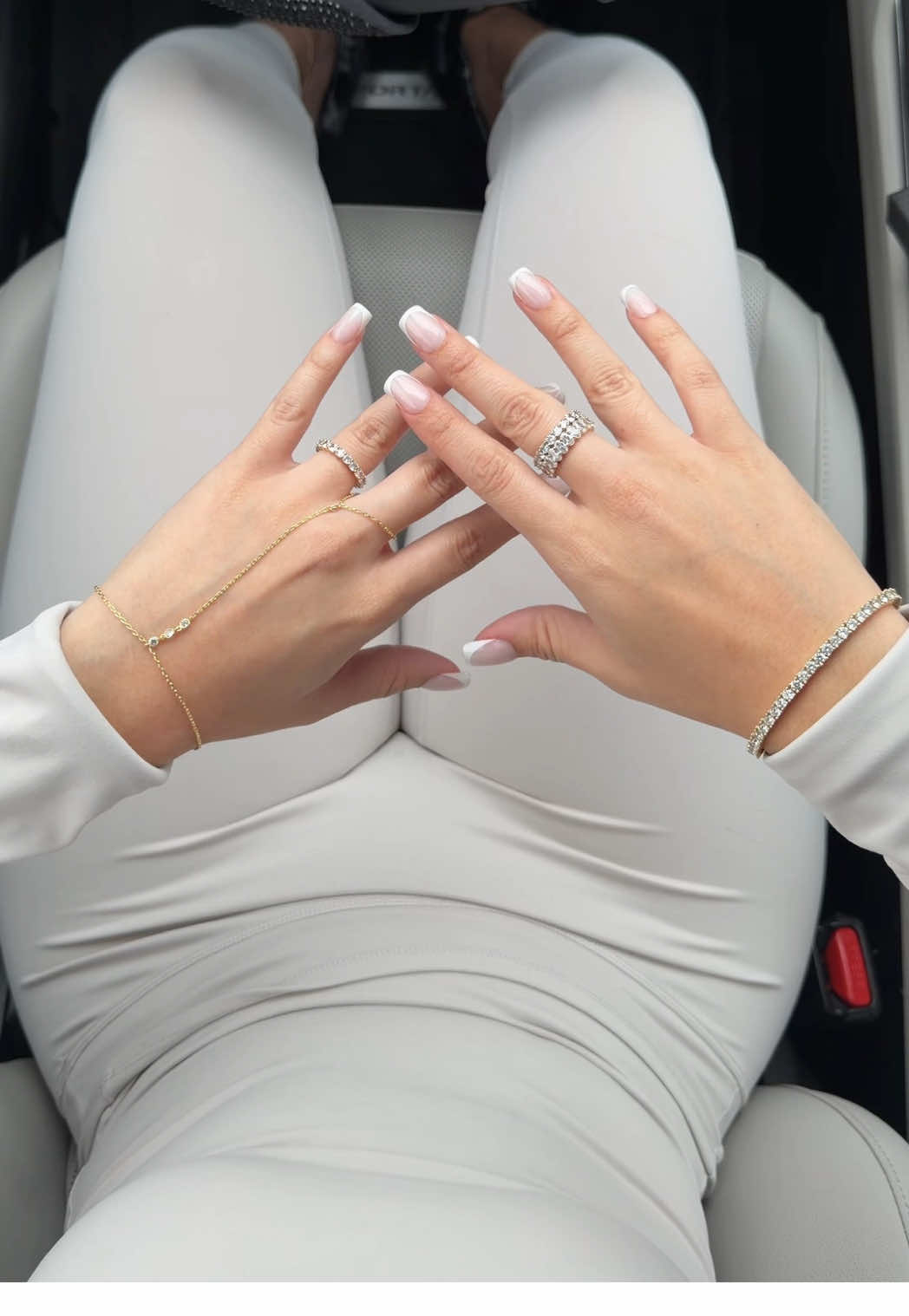 TikTok post by @mskellycastrro for Pavoi. Caption reads: All jewelry from @PAVOI ✨ #fyp #viral #jewelry....