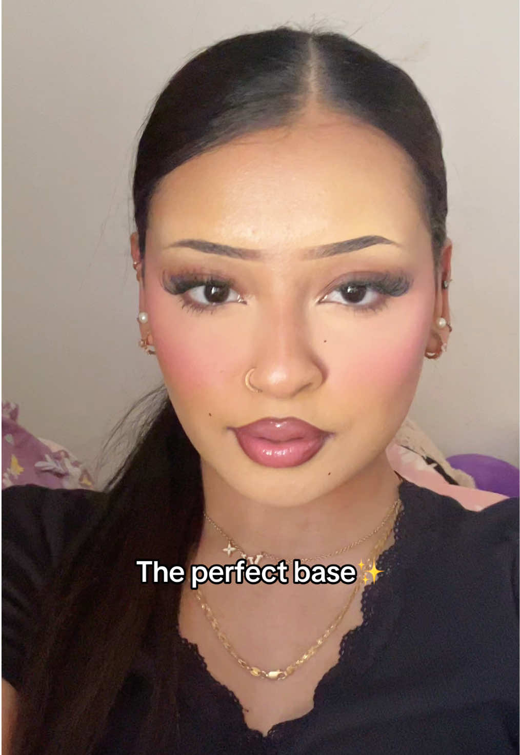 TikTok post by @sxmiaak for HNB Cosmetics. Caption reads: [...] #foryoupage#hudabeauty#base#makeup @HNB....