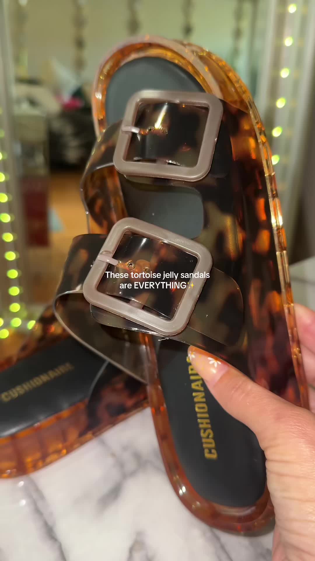 TikTok post by @unicacristal for Cushionaire. Caption reads: [...] look has me completely obsessed.....