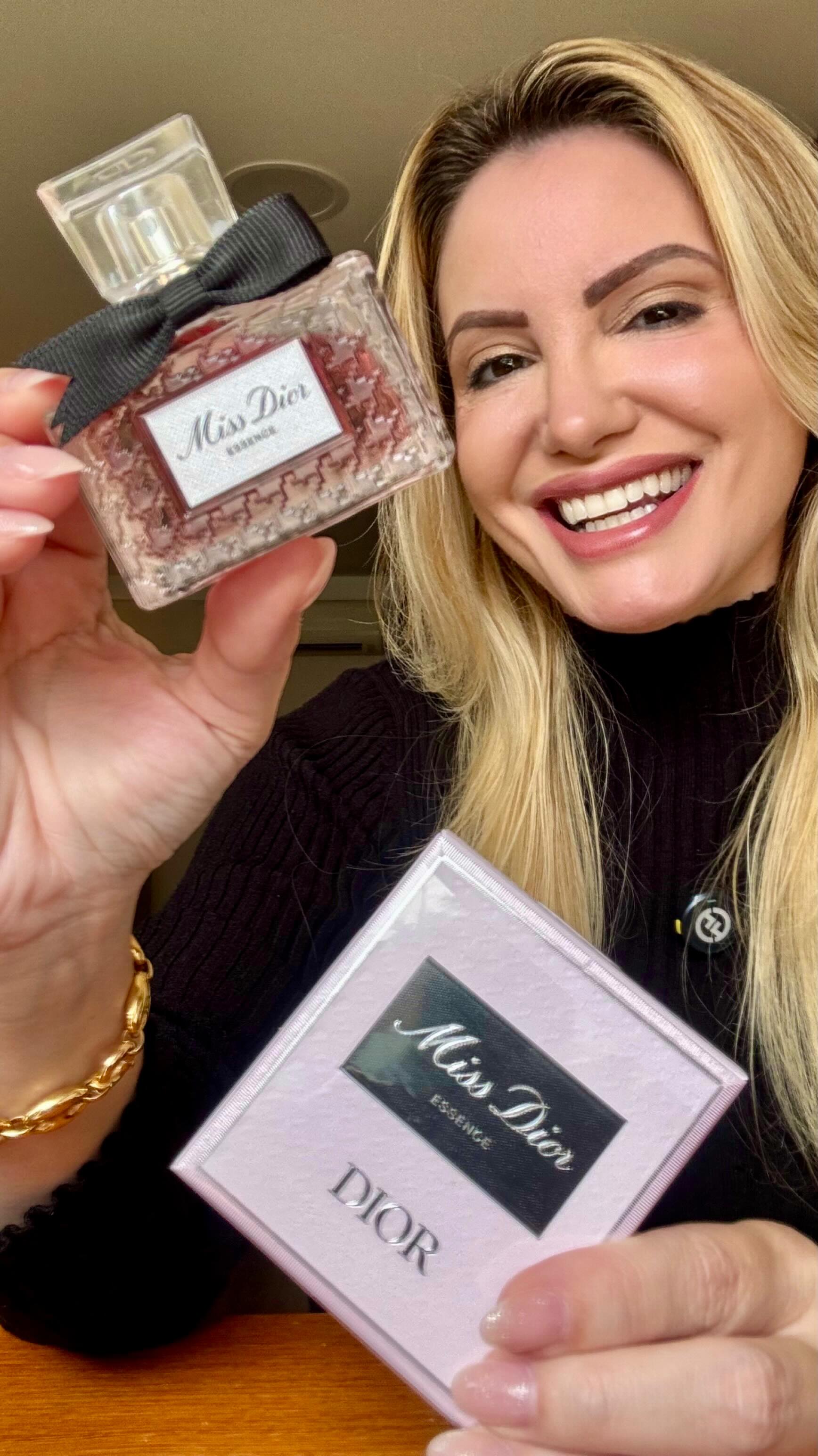 Instagram post by @fernandagrillo for LVMH. Caption reads: [...] Miss Dior Essence @epocacosmeticos @lvmh....