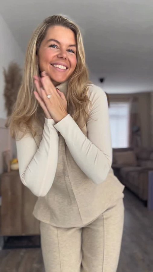 Instagram post by @dottieavena_and_me for OGL Move. Caption reads: Soft tones, cozy vibes, and endless layering....